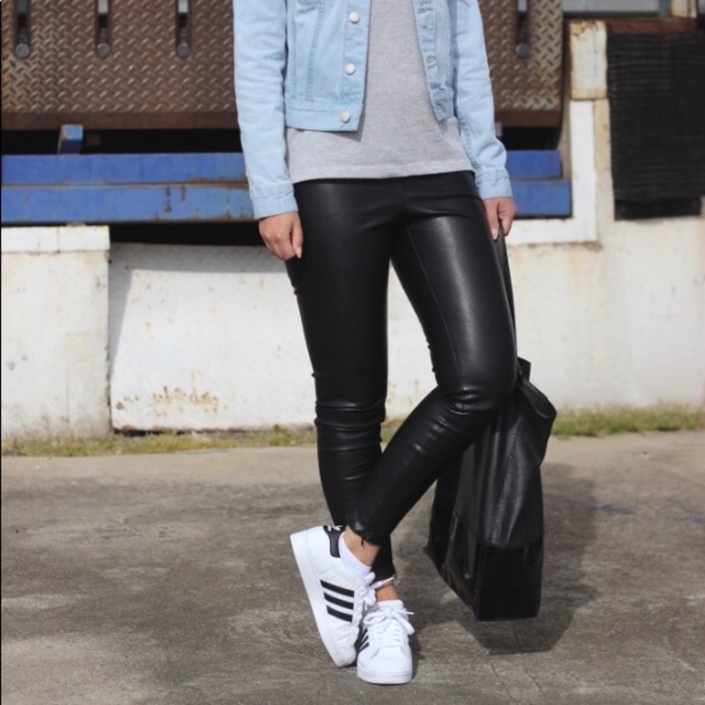 Adidas superstar sneakers size 8